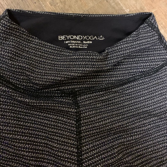 Beyond yoga high waist Capris xs - Picture 5 of 5